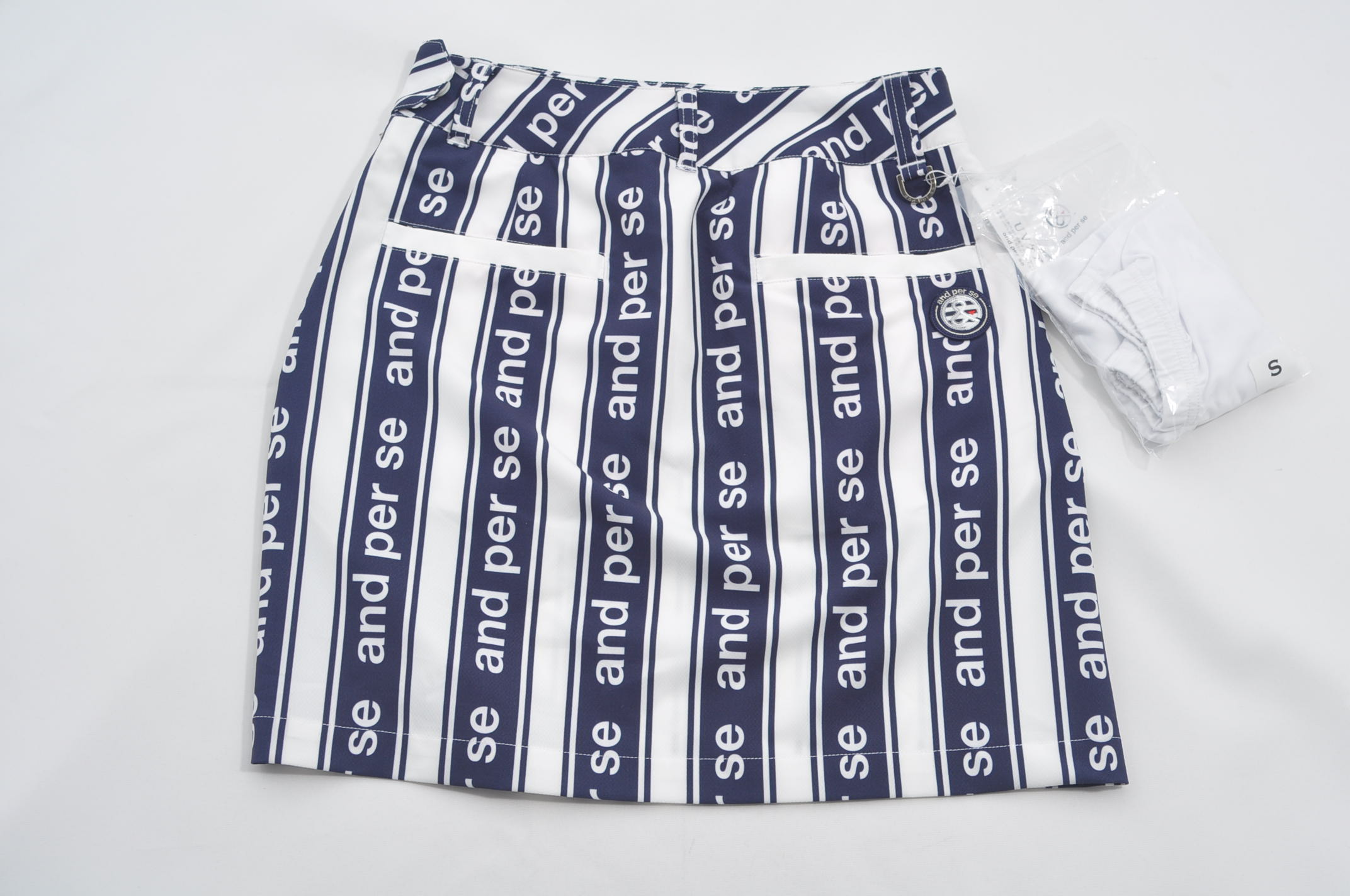 新品☆アンパスィ☆スカート☆ストレッチ☆インナーパンツ付き☆白×紺 