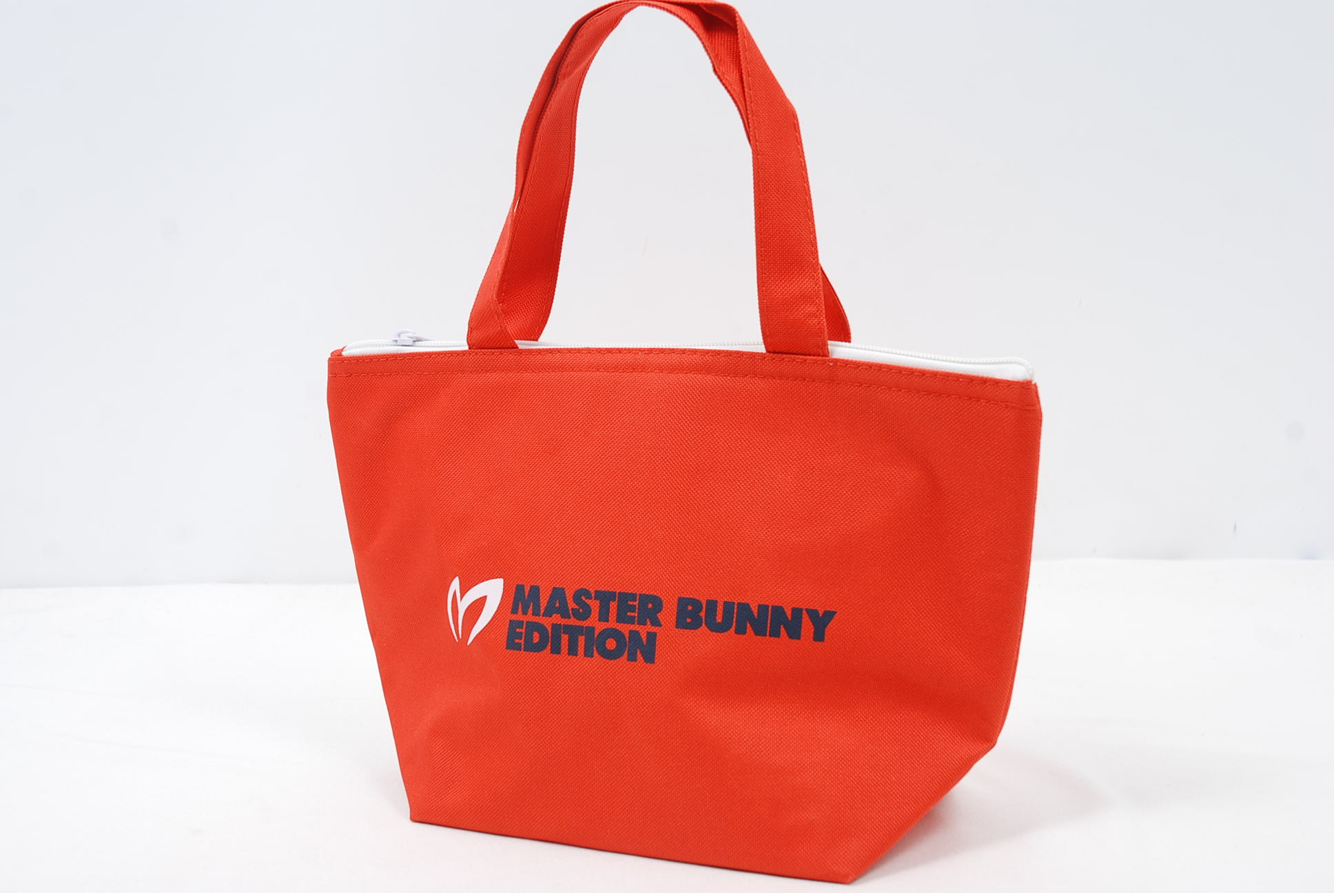 マスターバニーエディション フード付き キャディバッグ レッド ロゴ
