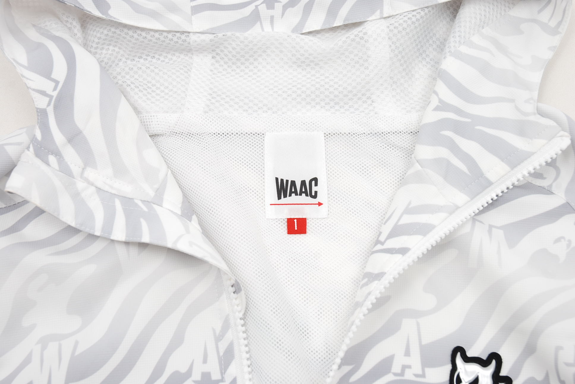 WAAC☆ワック☆長袖フルジップパーカー☆白×グレー系/グラデーション